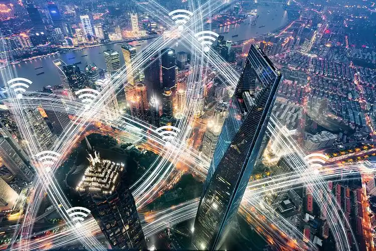 6G试验网与卫星互联网纳入城市基础设施——新一代通信基础设施的城市级跃迁研究报告